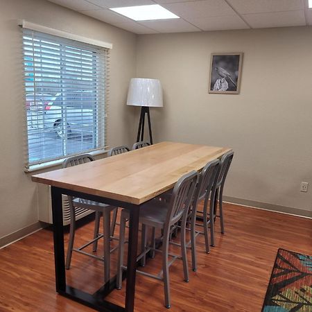 Woodspring Suites Louisville Clarksville Екстериор снимка