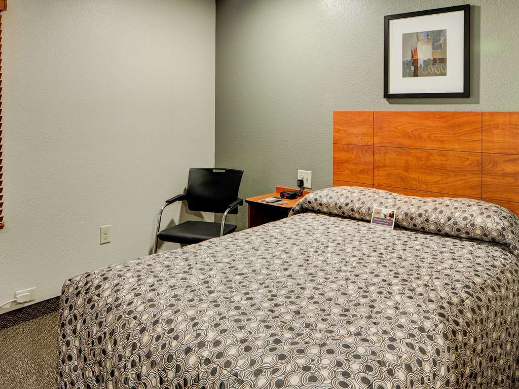 Woodspring Suites Louisville Clarksville Стая снимка