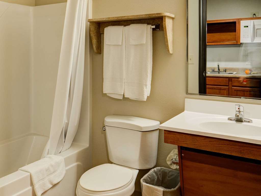 Woodspring Suites Louisville Clarksville Стая снимка